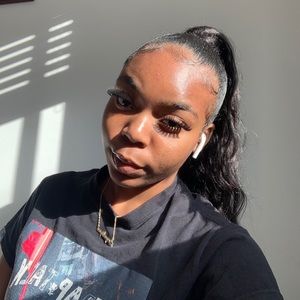 Meet your Posher, Angelique